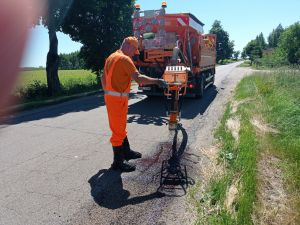 Modernizujemy drogi, usuwamy ubytki i uszkodzenia