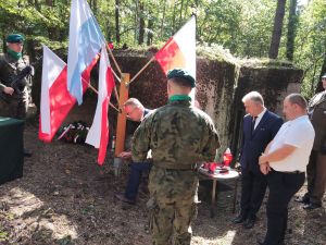 Uroczystość przekazania urny z ziemią obrońców Ojczyzny w czasie II wojny światowej