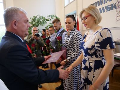 Uroczyście na XL Sesji Rady Powiatu Mławskiego