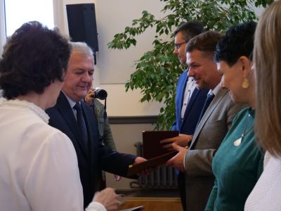 Uroczyście na XL Sesji Rady Powiatu Mławskiego