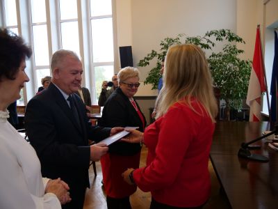 Uroczyście na XL Sesji Rady Powiatu Mławskiego