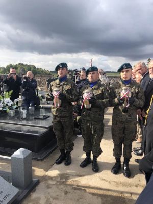 Uroczystość odsłonięcia pomnika Bohaterom Niepodległości