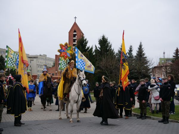 Orszak Trzech Króli po raz pierwszy przeszedł ulicami Mławy