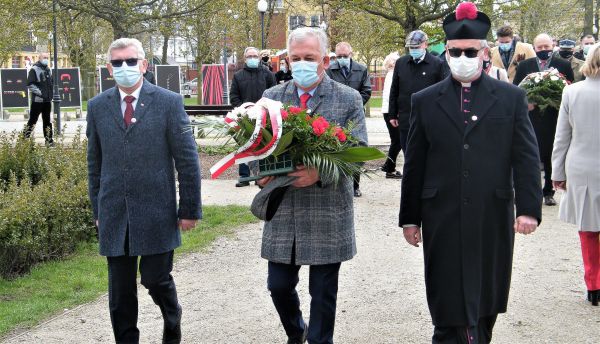 Starsota Mławski Jerzy Rakowski, Przewodniczący Rady powiatu Mławskiego Jan Łukasik, Dziekan Dekanatu Mławskiego...