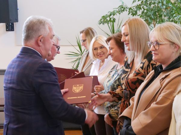 Wręczenie nagród dla nauczycieli i maturzystów, 2023 (19)