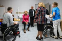 003_Agata_Kornhauser_Duda_spotkanie_Centrum_Opiekunczo_Mieszkalne_Mlawa_2023_GJA_0986