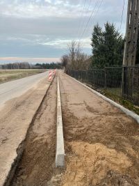 Budowa chodnika w Windykach (12)