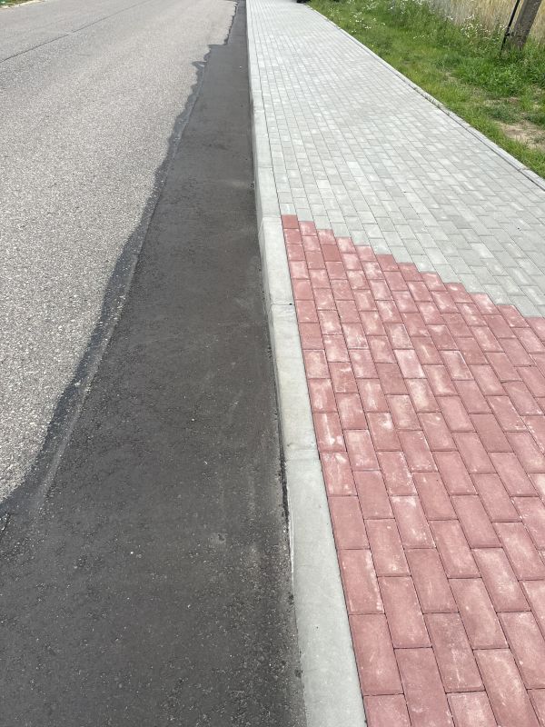 Chodnik w Windykach (1)