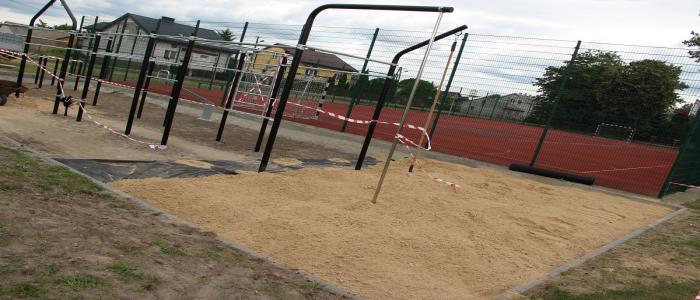 Street Workout przy podstawówce w Windykach