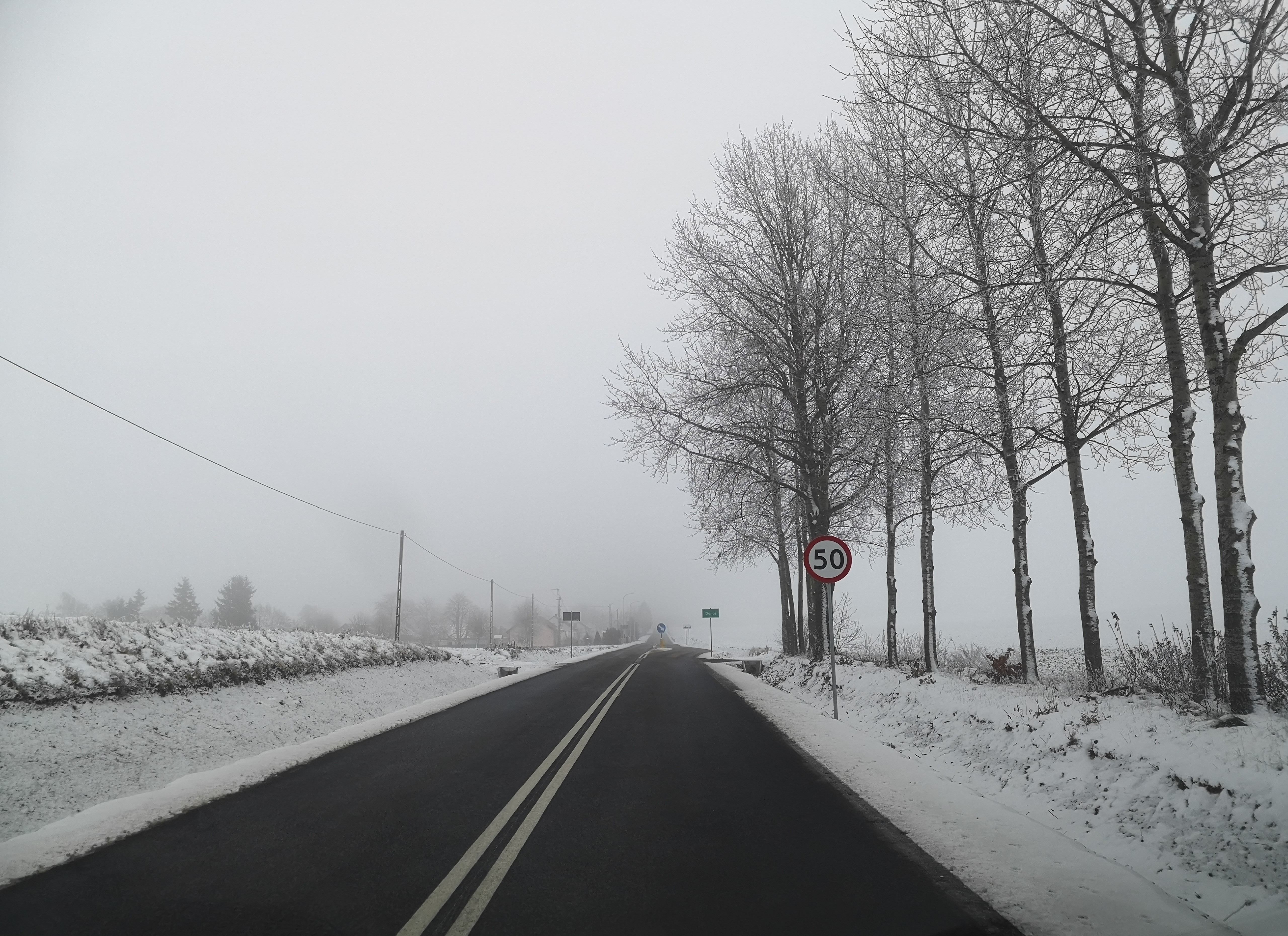 Zakończyły się prace związane z realizacją zadania inwestycyjnego pn. „Rozbudowa drogi powiatowej nr 2349W Żurominek – Stupsk”. W ubiegły piątek (01.12.2023 r.) dokonano odbioru inwestycji.