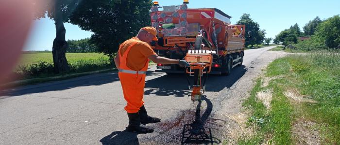 Nie tylko modernizujemy drogi, ale usuwamy ubytki i uszkodzenia