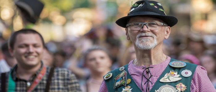 Seniorze, potrzebujesz pomocy? Zadzwoń pod 22 505 11 11