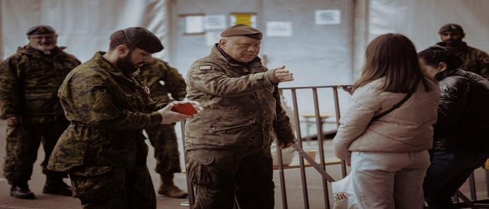 Mazowieccy terytorialsi ramię w ramię z armią kanadyjską na rzecz uchodźców